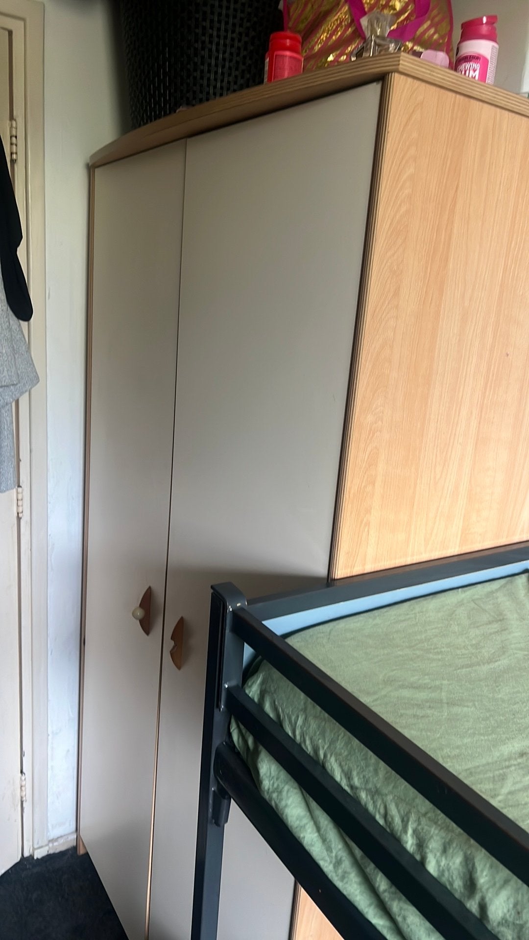 Kledingkast gratis, Ophalen, 50 tot 100 cm, Zo goed als nieuw, 150 tot 200 cm