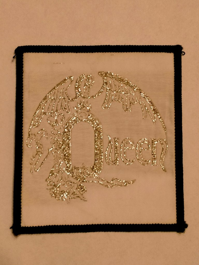 Queen crest vintage kleding embleem patch rock RARE, Ophalen of Verzenden, Zo goed als nieuw, Kleding