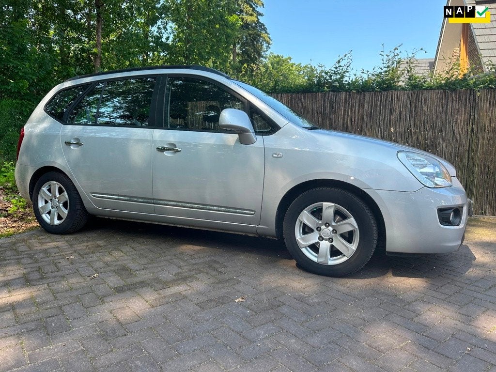 Kia Carens 2.0 CVVT X-ecutive CLIMA/CRUISE/TREKH/DEALERONDH/, Auto's, Kia, Voorwielaandrijving, 1998 cc, Parkeersensor, Gebruikt
