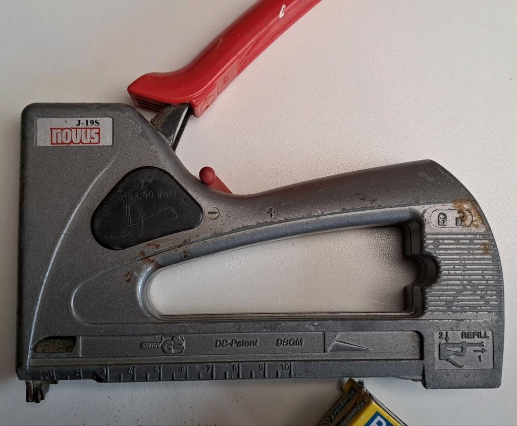 Novus J-19S hand tacker, Ophalen of Verzenden, Zo goed als nieuw