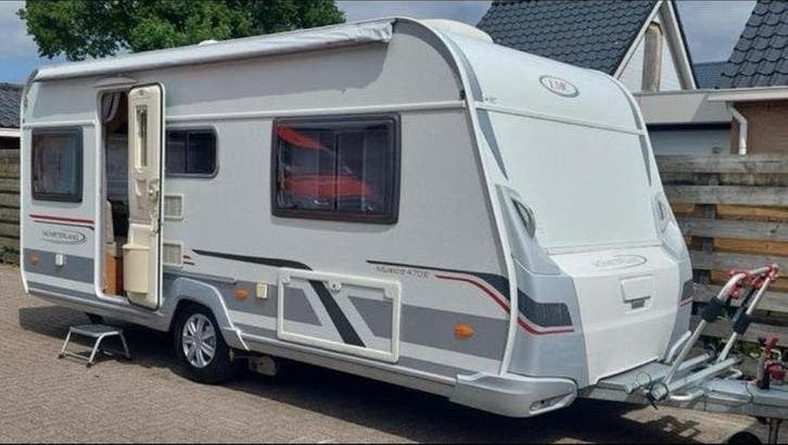LMC Musica 470E. mover, airco, zakluifel en tent, Standaardzit, Particulier, 4 tot 5 meter, Schokbreker
