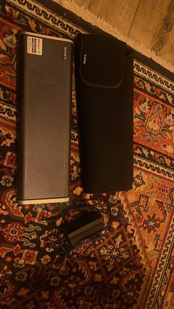 Sony Bluetooth Speaker met hoes en oplader