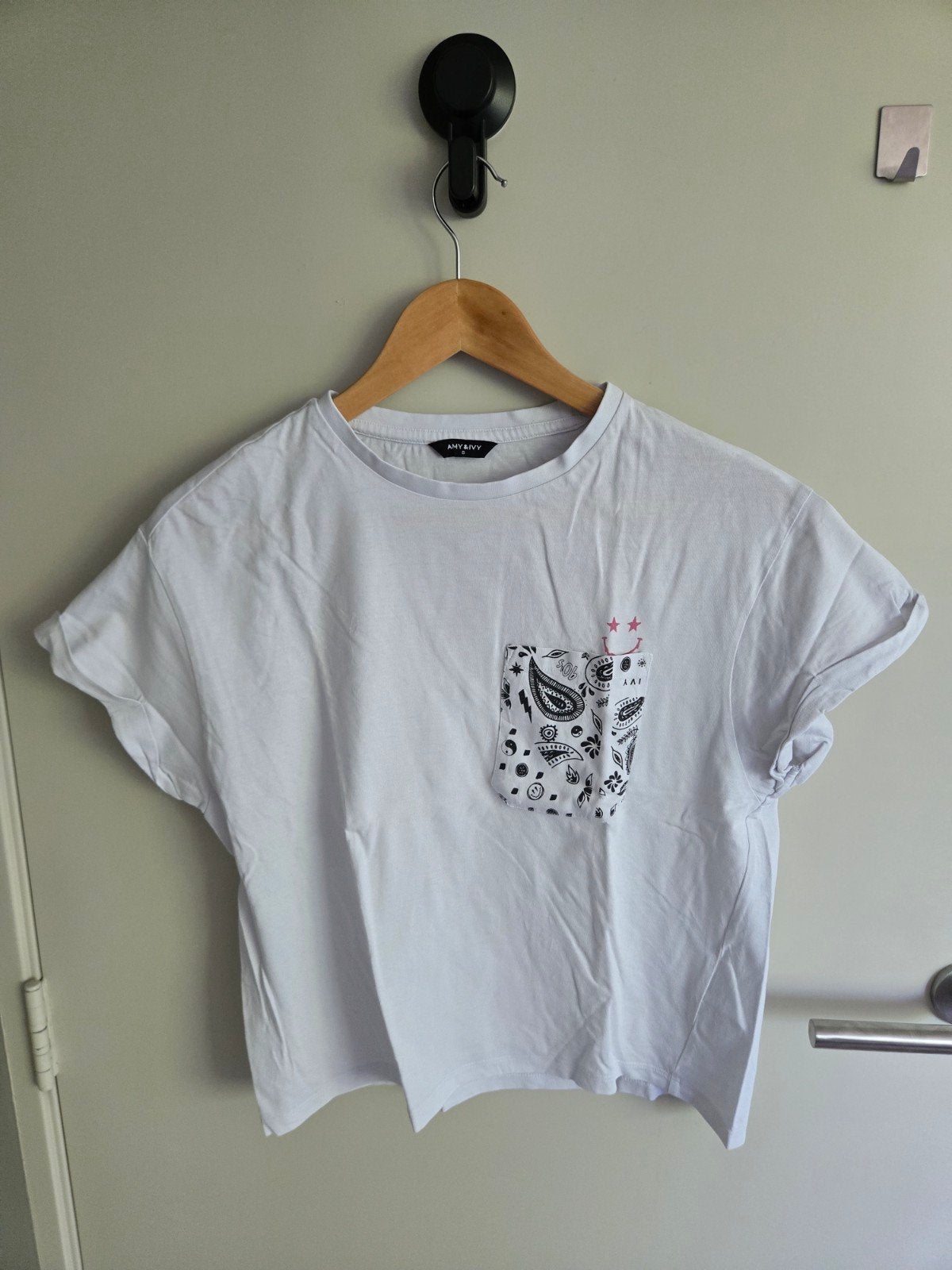 Wit T-shirt met Paisley Zakje - Amy & Ivy Maat S, AMY & IVY, Wit, Ophalen of Verzenden, Zo goed als nieuw