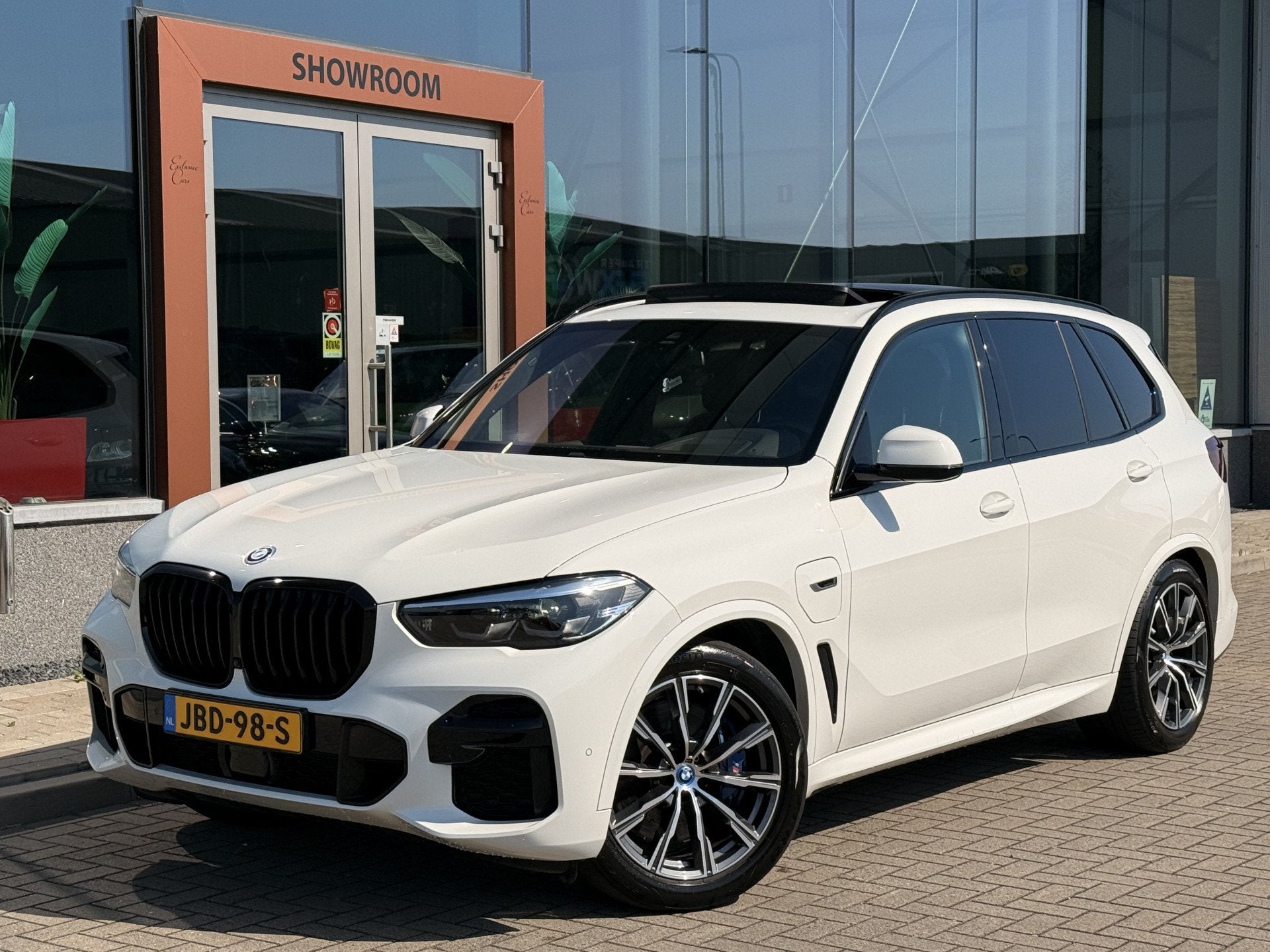 Foto 3 van BMW X5 xDrive45e High Executive | M Pakket | Pano | Luchtver