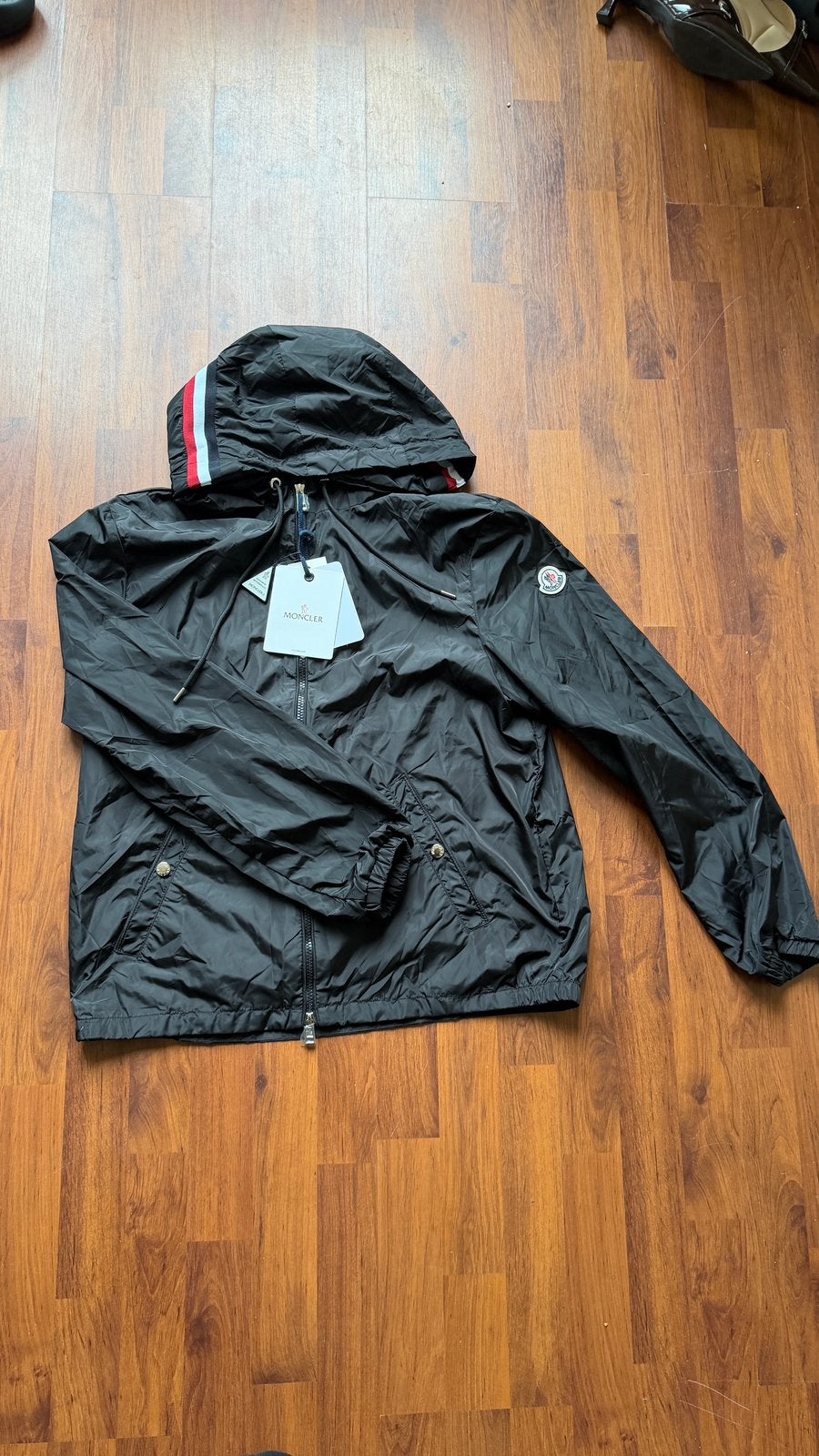 Moncler windbreaker met NFC! Maat L valt als M/L, Ophalen of Verzenden, Nieuw, Maat 52/54 (L), Zwart