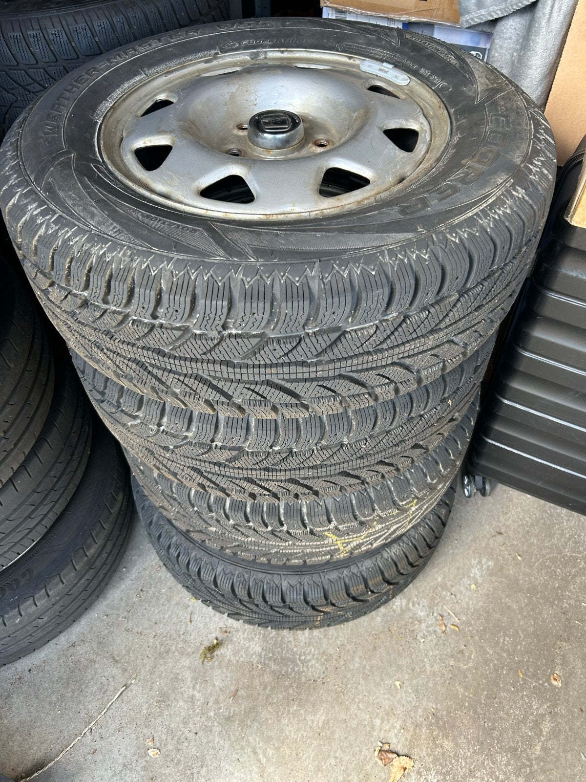 Winterbanden met velgen - 205/70R15 M+S, Auto-onderdelen, Ophalen, Gebruikt, 15 inch, Banden en Velgen