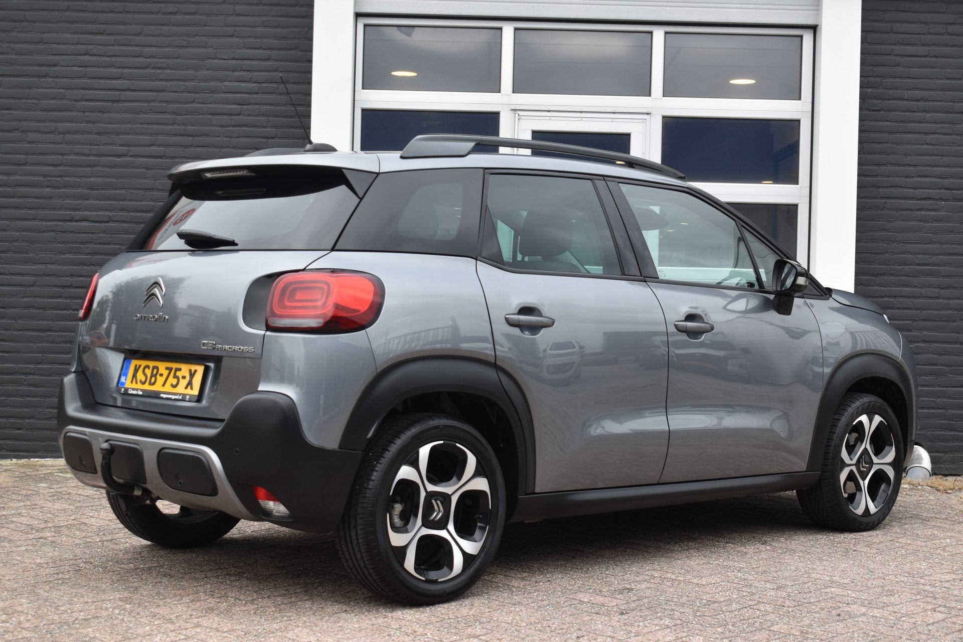 Citroën C3 Aircross PureTech 110 EAT6 Automaat Shine | Navi, Auto's, Dealer onderhouden, Gebruikt, Bedrijf, 600 kg