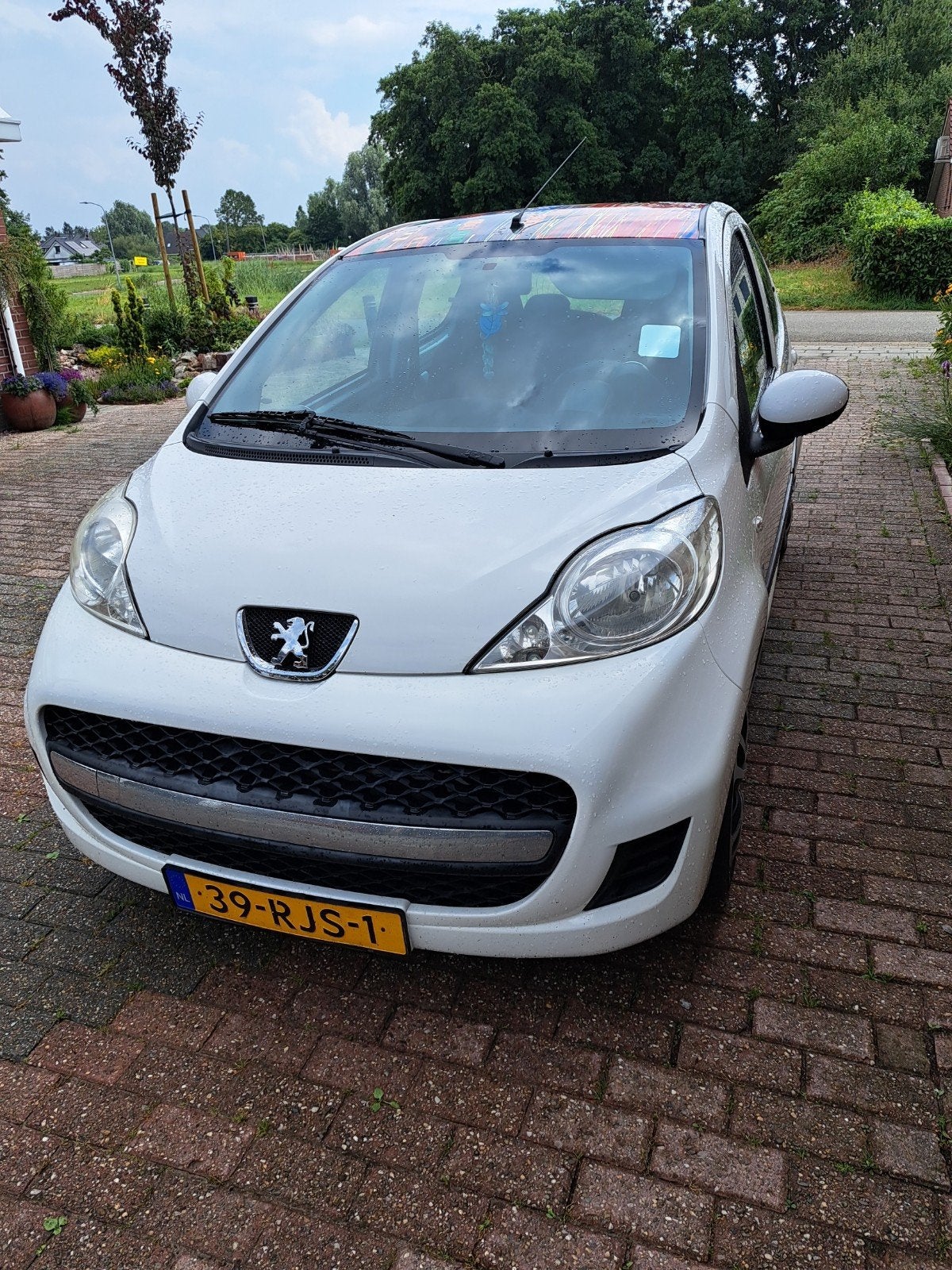 Peugeot 107 1.0 12V 5DR 2011 Wit, Voorwielaandrijving, 4 stoelen, Origineel Nederlands, Handgeschakeld