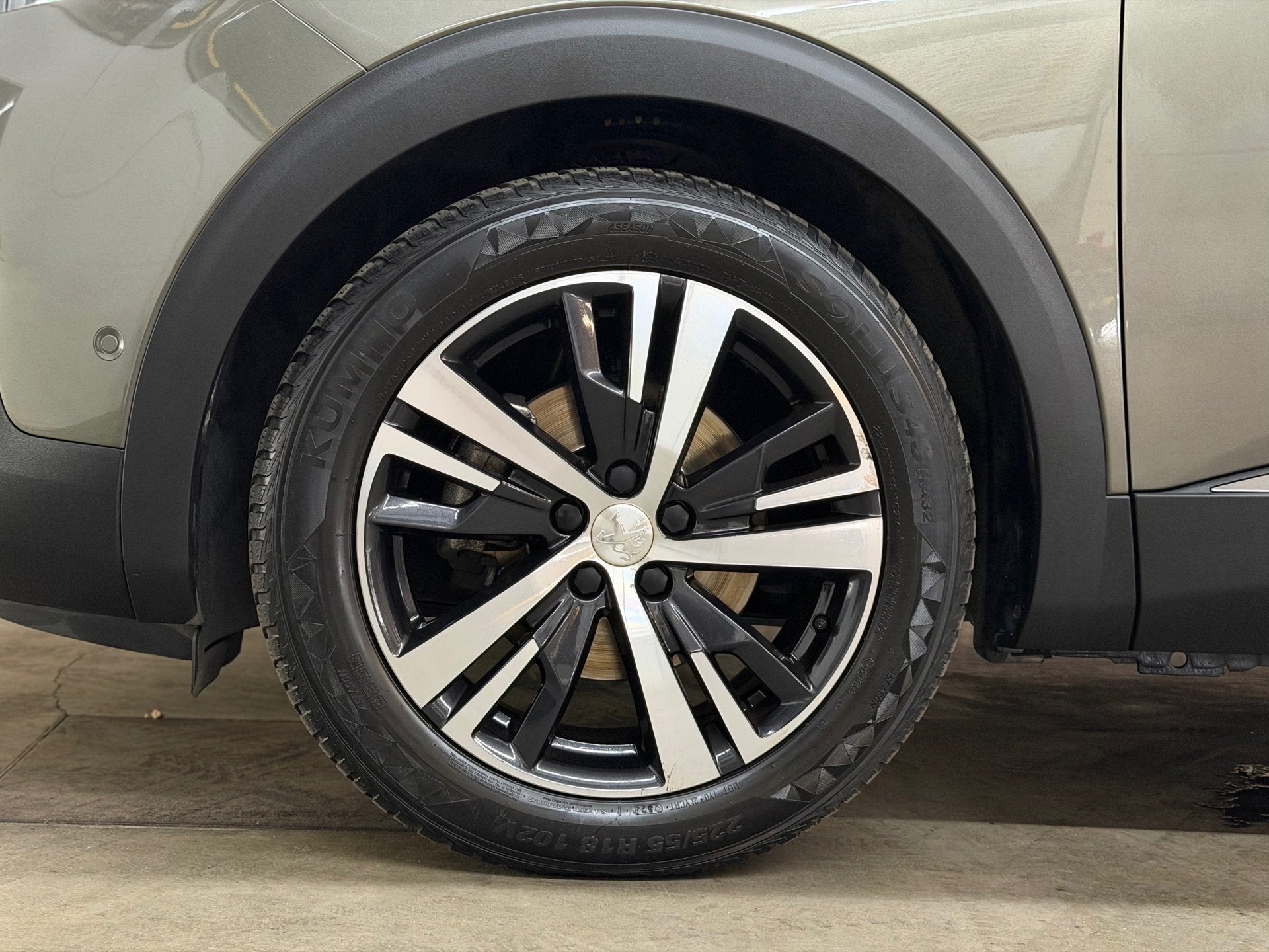 Peugeot 3008 1.2 PureTech GT Line 2019 LED PANO CRUISE CAR-P, Gebruikt, 1199 cc, Leder en Stof, Bedrijf