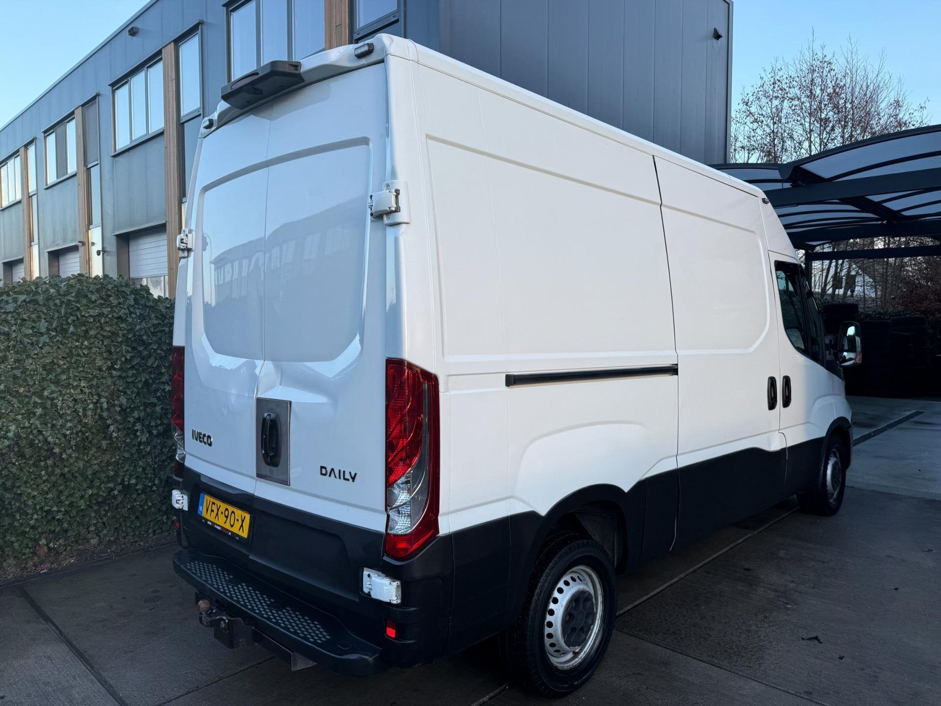 Iveco Daily 35S14V 2.3 352! 3-Persoons! Clima! Cruise!, Auto's, Bestelauto's, Iveco, Wit, 14 km/l, Bedrijf