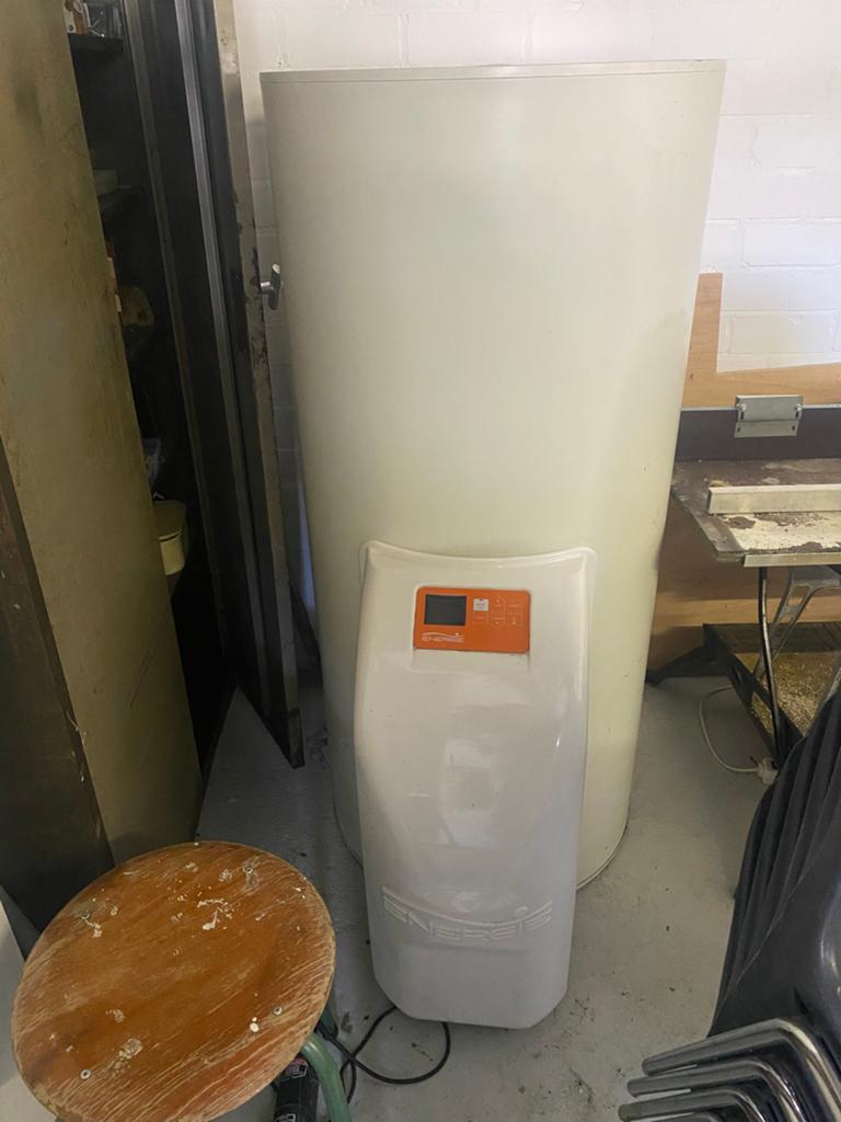 Warmtepomp boiler 300l en solarbox 2 warmte pomp, Doe-het-zelf en Verbouw, Ophalen, Gebruikt, 100 liter of meer, Boiler