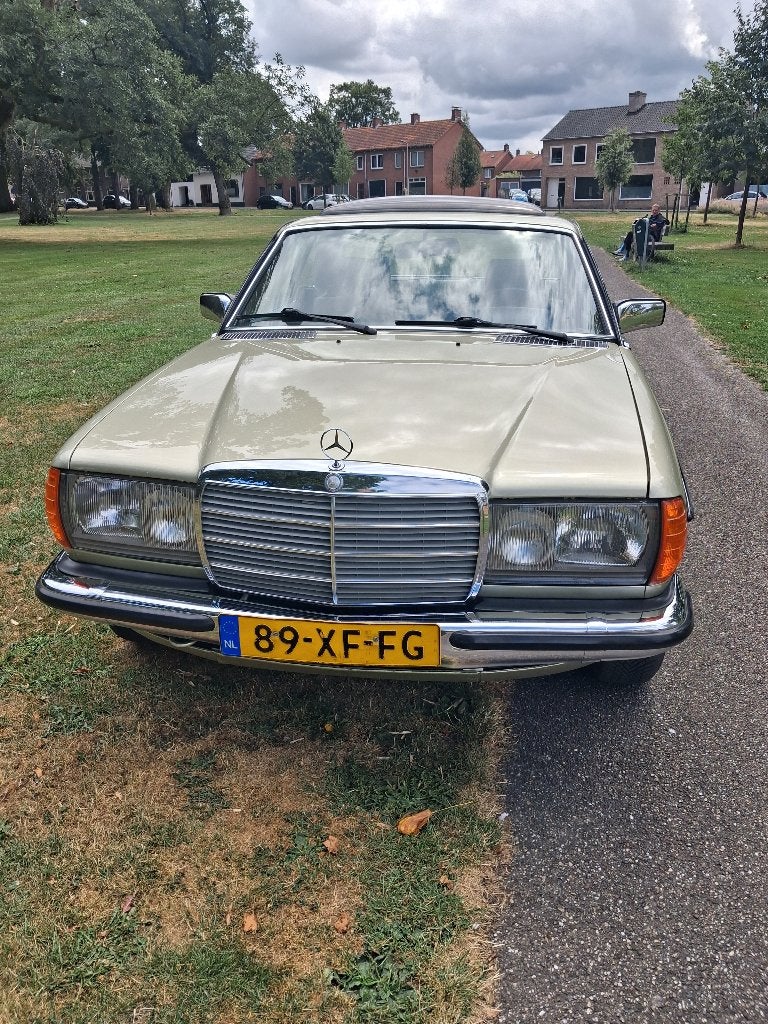 Mercedes 230 CE coupe w123 bj 1981 automaat km 249522, Ophalen