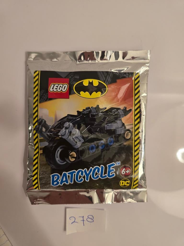 Lego Batman 212222 NIEUW
Batcycle
Polybag, Ophalen of Verzenden, Nieuw