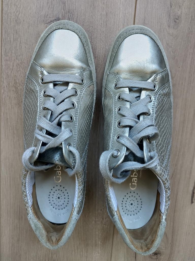 Zilverkleurige sneakers van Gabor, maat 7,5 (41), Kleding | Dames, Schoenen, Gabor, Ophalen of Verzenden, Grijs, Sneakers of Gympen