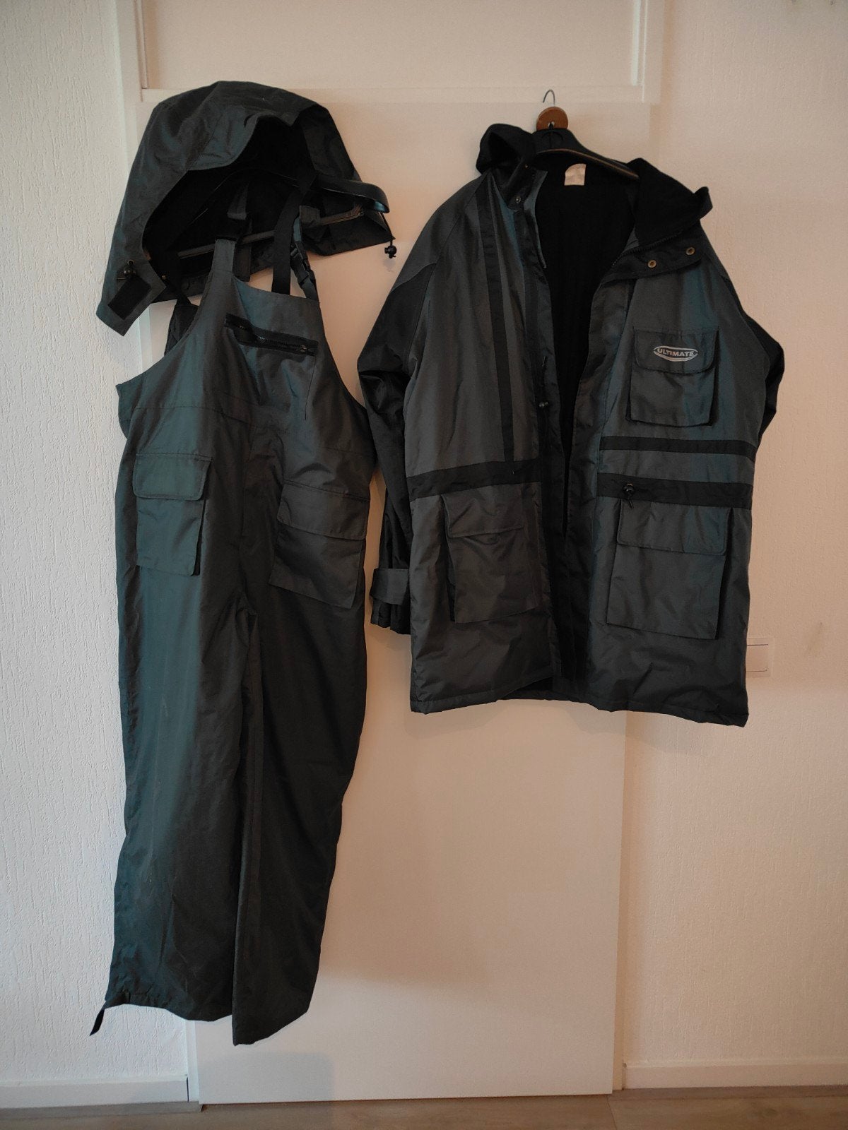 Vispak broek -jas -capucion, Watersport en Boten, Hengelsport | Algemeen, Ophalen, Kleding