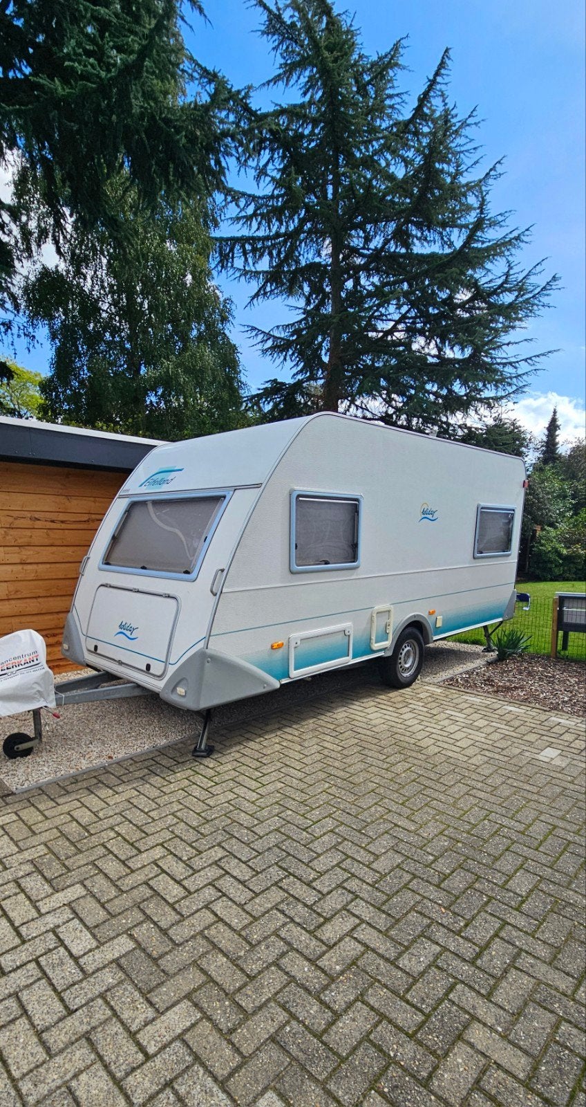 Eifelland Holiday Caravan - Compact en Compleet, Caravans en Kamperen, Vast bed, Rondzit, 750 - 1000 kg, 4 tot 5 meter