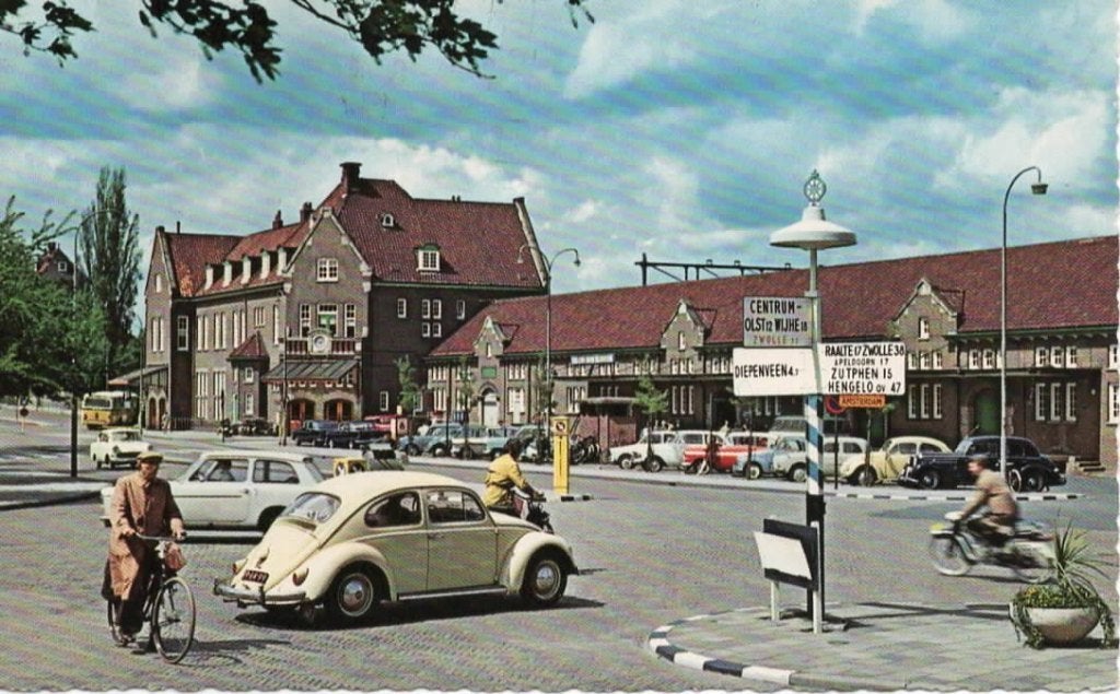 Ansichtkaart Deventer, Station, Ophalen of Verzenden, 1960 tot 1980, Gelopen, Overijssel