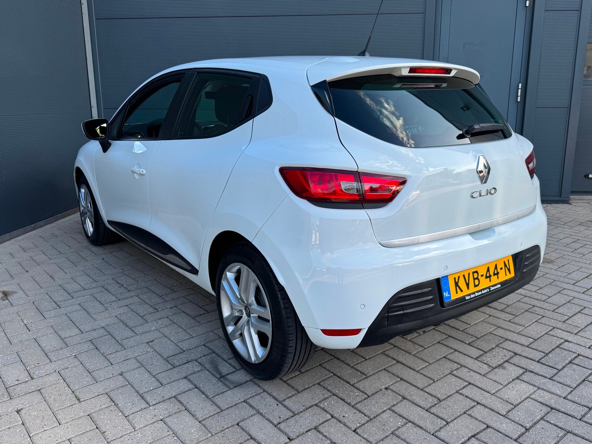 Renault CLIO 0.9 TCe Limited / Navi / Pdc / 14.000 km !, Voorwielaandrijving, 898 cc, Gebruikt, Euro 6