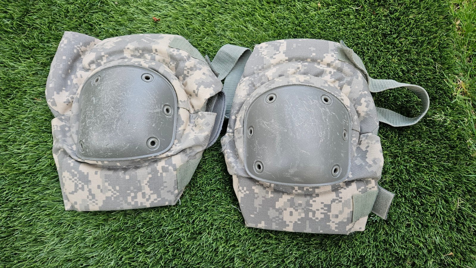 Militaire kniebeschermers - Camouflage, Ophalen of Verzenden
