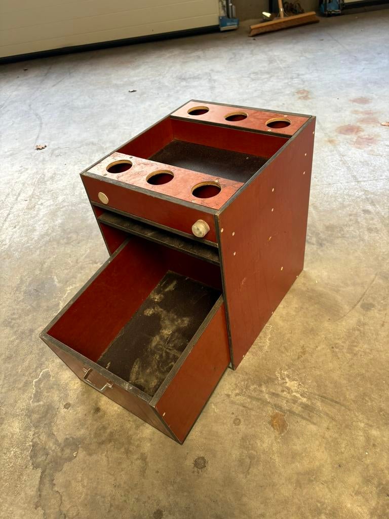 Kast voor tussen stoelen werkbus, Ophalen, Gebruikt