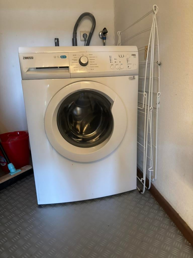 Zanussi lindo wasmachine, Ophalen of Verzenden, Zo goed als nieuw, 85 tot 90 cm, 1200 tot 1600 toeren