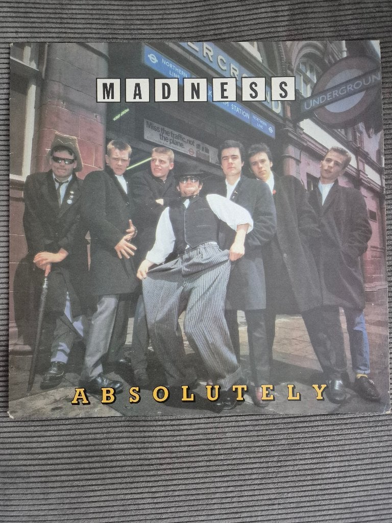 LP Madness-Absolutely, Beschermende buitenhoes, LP, Gebruikt, Pop