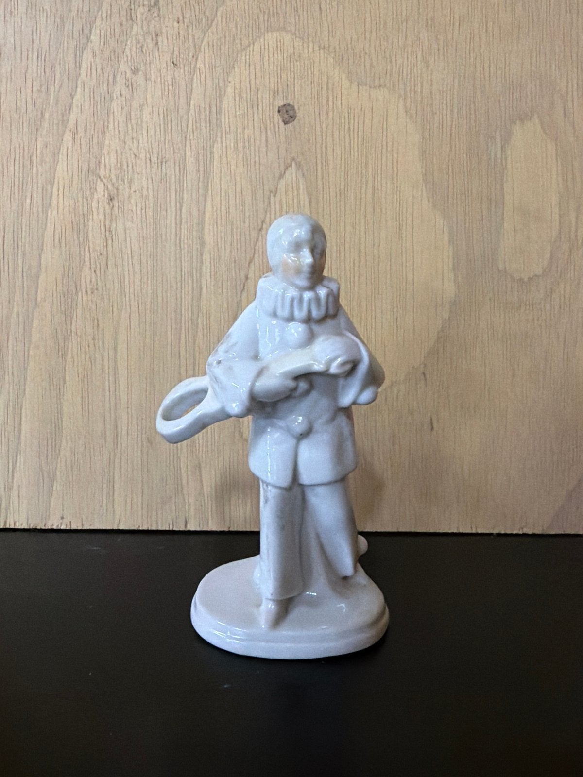 Porseleinen Pierrot beeldje met luit, 14 cm hoog, Ophalen of Verzenden