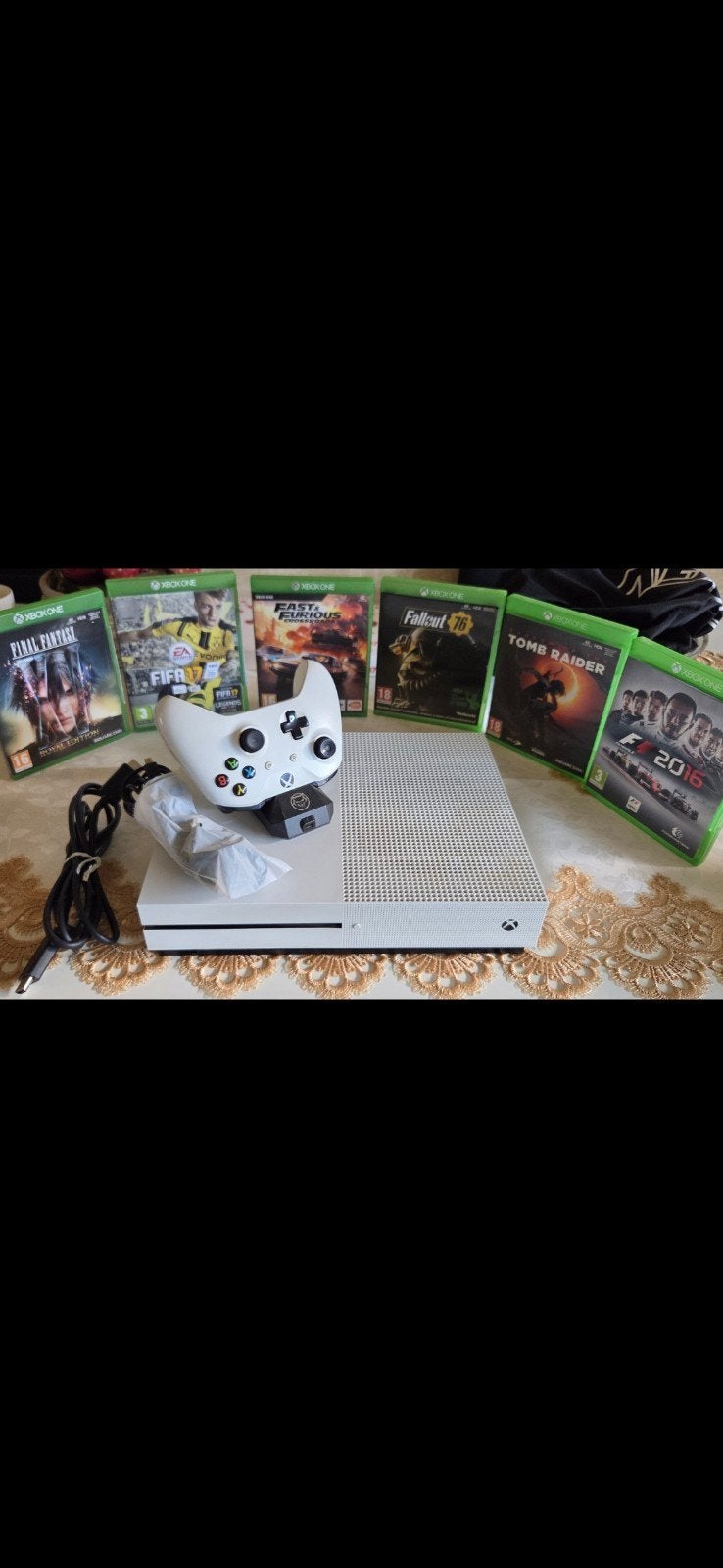 Xbox One S met 14 games en controller, Spelcomputers en Games, Ophalen, Vanaf 18 jaar, Overige genres, Zo goed als nieuw