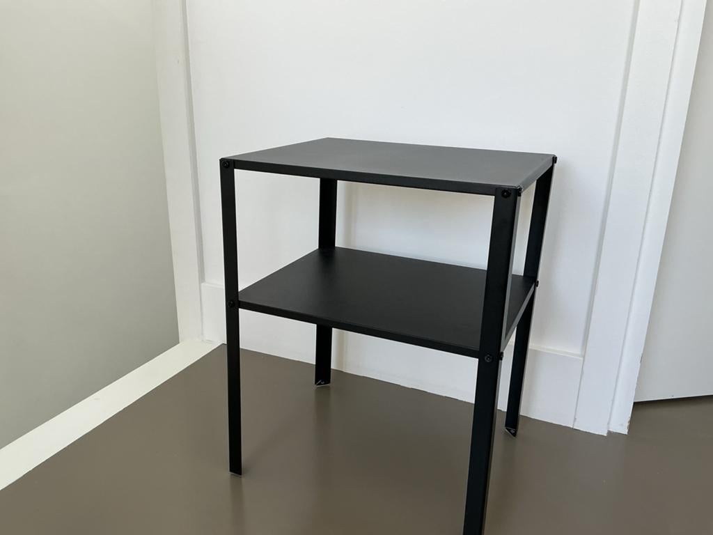 IKEA bijzettafel / nachtkastje - zwart metaal, Ophalen of Verzenden, Nieuw, Metaal of Aluminium, Minder dan 45 cm
