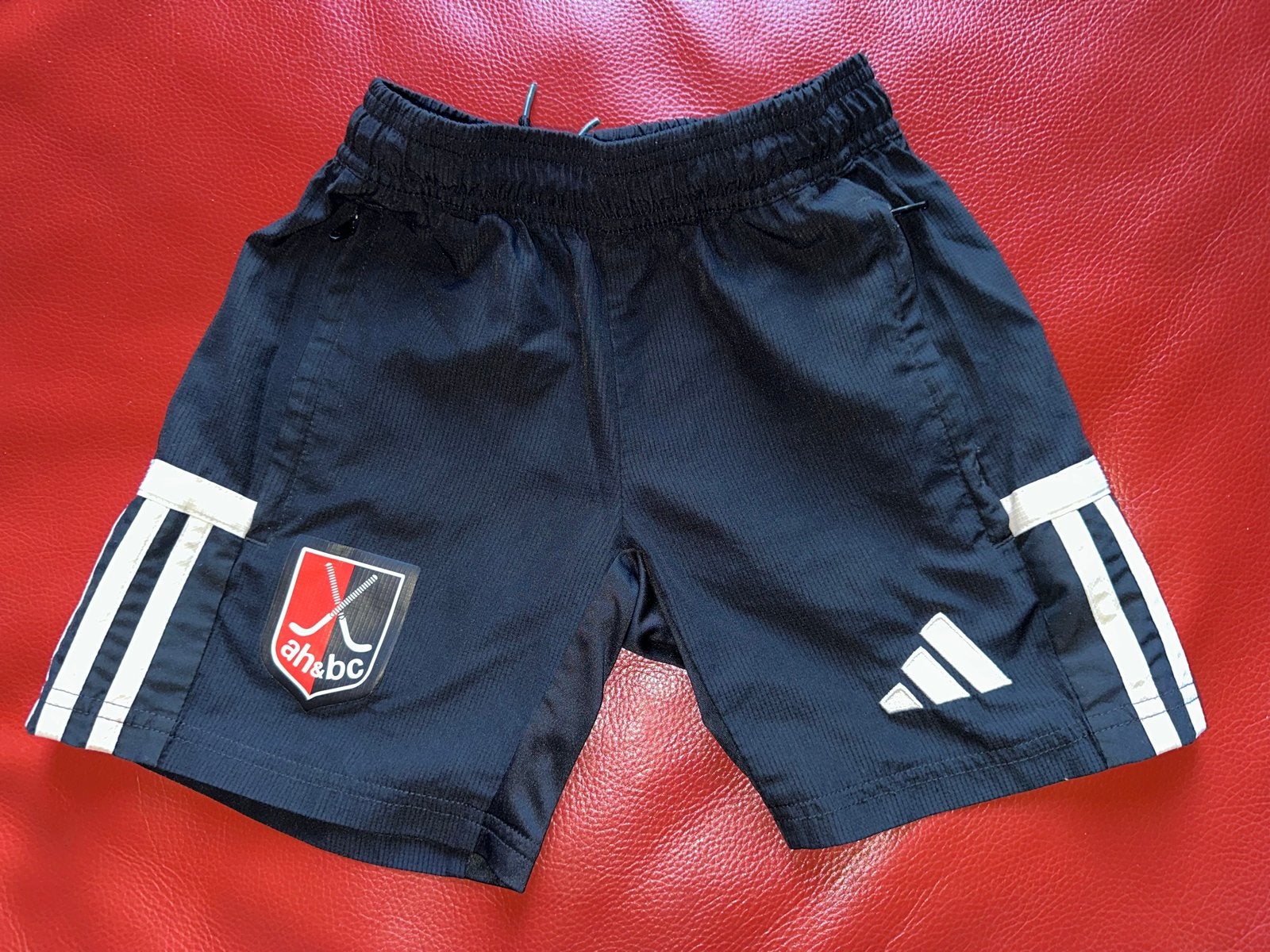 Adidas Aeroready sportbroekje AH&BC - Maat 128 (7-8 jaar), Ophalen of Verzenden, Zo goed als nieuw, Overige typen