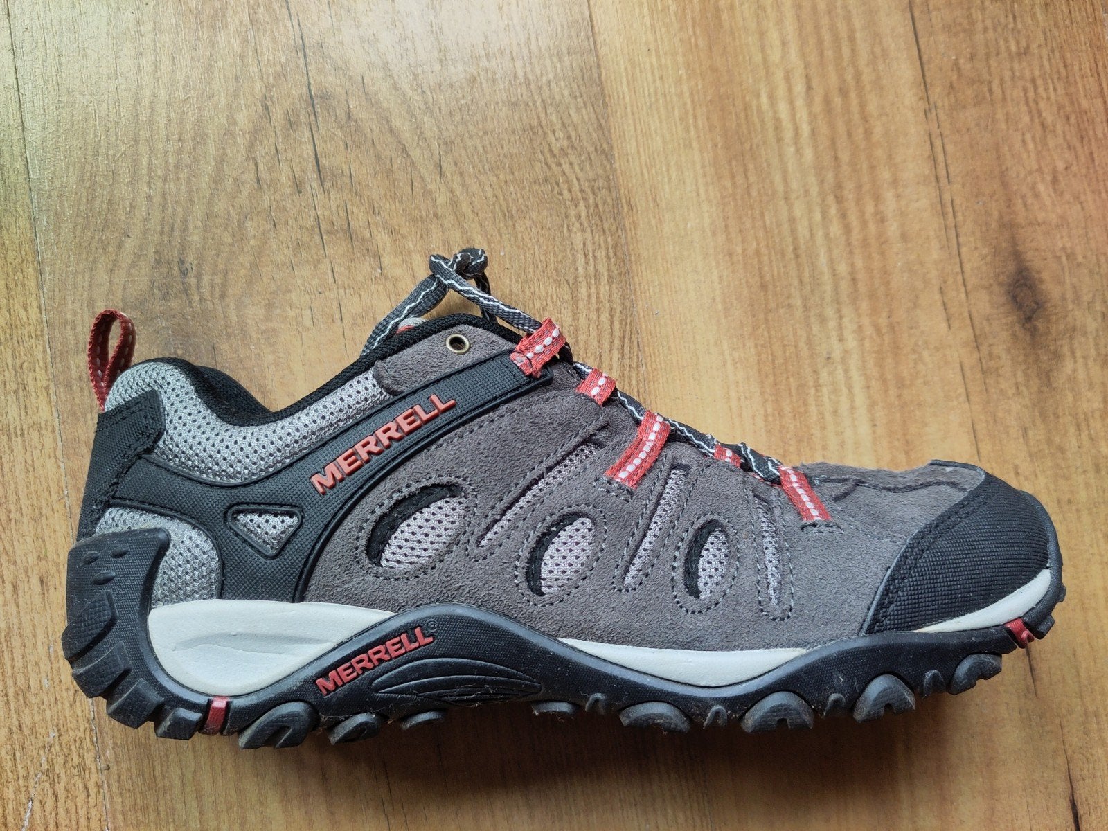 Merrell wandelschoenen - Maat 42 - Grijs/Rood, Overige kleuren, Ophalen of Verzenden, Merrell, Gedragen