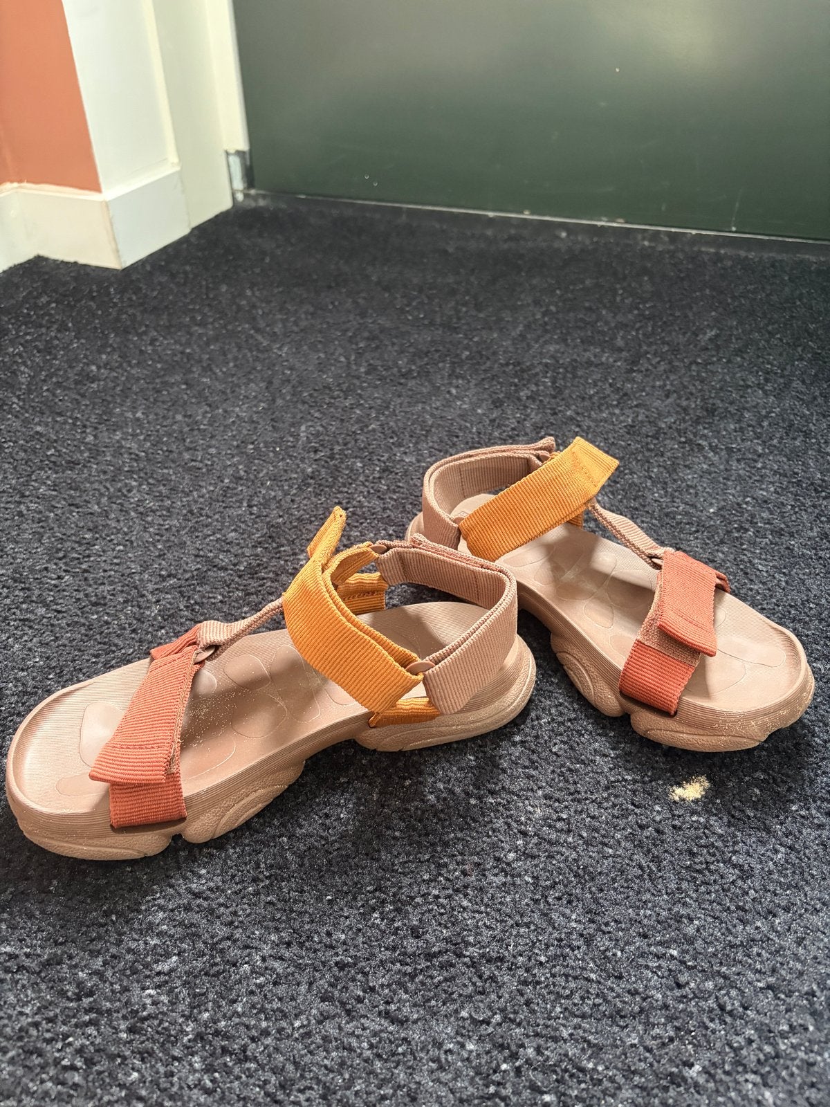 Camper sandalen maat 38 - Zo goed als nieuw, Kleding | Dames, Ophalen of Verzenden, Zo goed als nieuw, Overige kleuren, Sandalen of Muiltjes