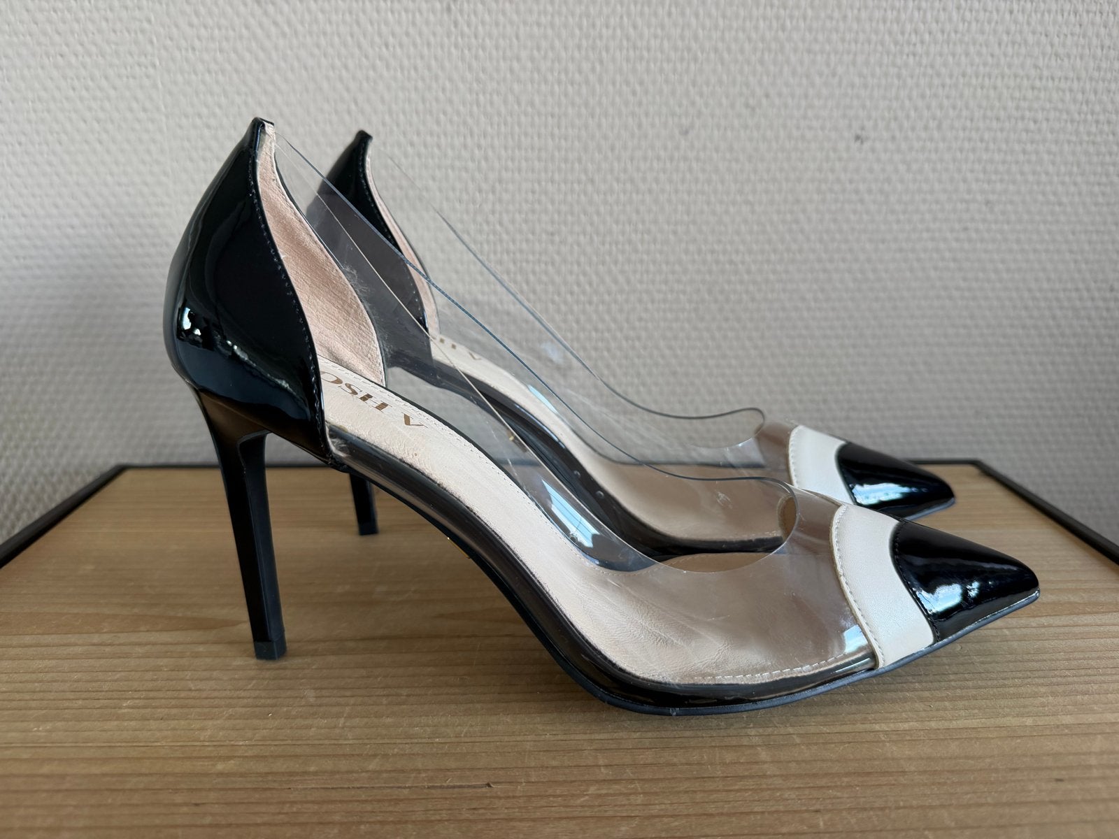 Josh V Michou Pumps Zwart Ecru Maat 41, Kleding | Dames, Pumps, Zwart, Nieuw, Ophalen of Verzenden