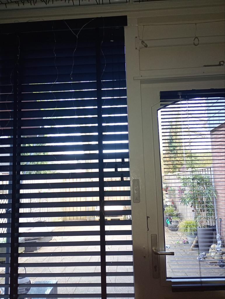 Mooie zwarte houten  jaloezieën, Huis en Inrichting, Ophalen of Verzenden, Zo goed als nieuw, 50 tot 100 cm, 150 tot 200 cm