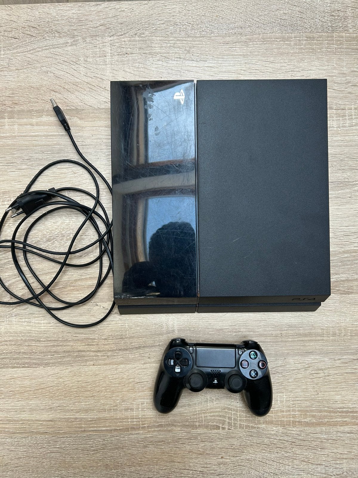Playsation 4 met controler en kabels, Ophalen, Gebruikt