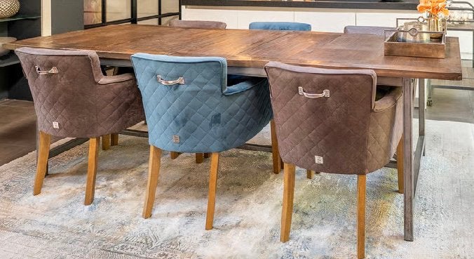Te koop: 2 eetkamer stoelen blauw, Ophalen, Zo goed als nieuw, Blauw, Vier