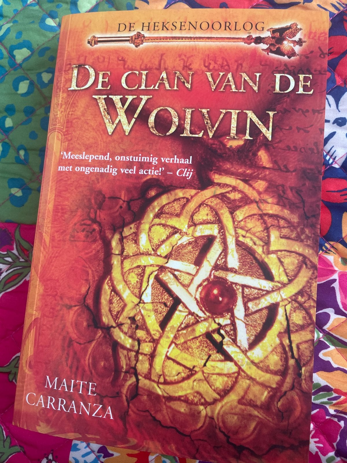 De Clan van de Wolvin - De Heksenoorlog deel 1, Ophalen of Verzenden, Gelezen