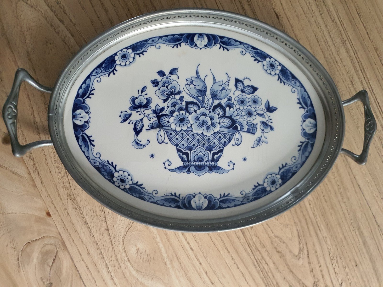 te koop Delfsblauwe schaal met tinnen rand, Antiek en Kunst, Ophalen