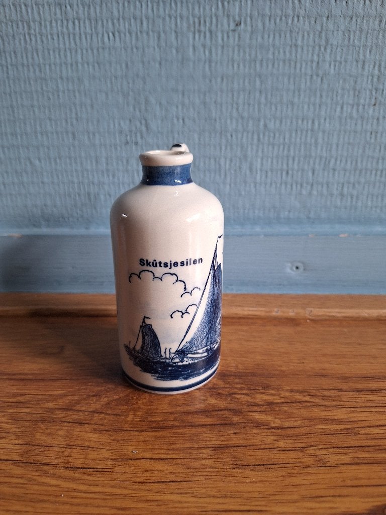 Vintage Delfts blauw Kruikje met motief van Skûtsjesilen, Ophalen of Verzenden
