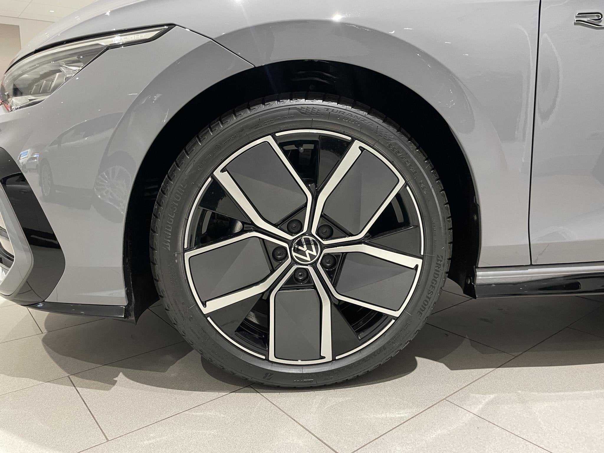 Volkswagen Golf Variant 1.5 eTSI R-Line Edition | EM | Navig, 12 maanden, Stof, 1498 cc, Euro 6