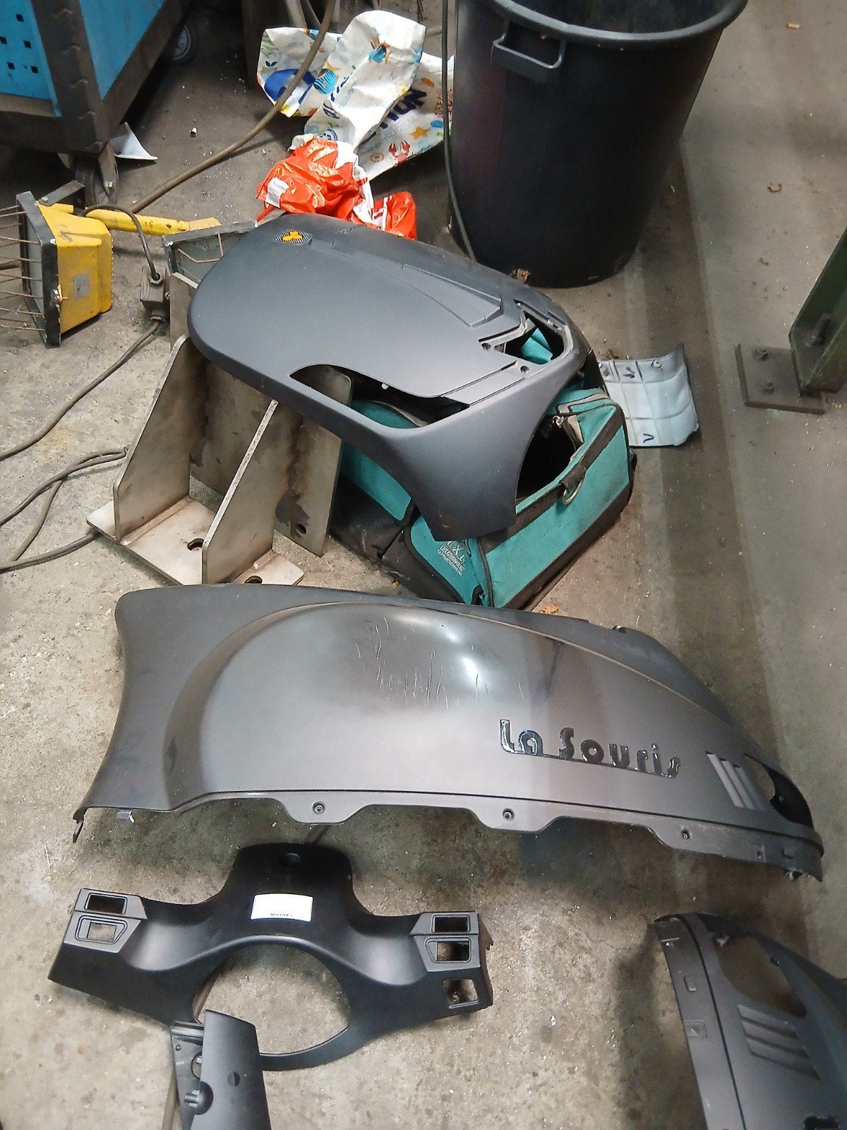 Diverse kappen van een la souris sourini s, Fietsen en Brommers, Brommeronderdelen | Scooters, Ophalen, Kap, Overige merken