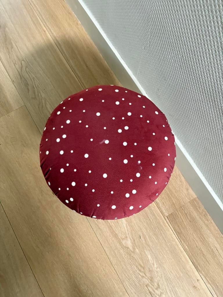Bloomingville Leuke paddestoel poef rood met witte stippen, Ophalen of Verzenden, Gebruikt, Overige materialen