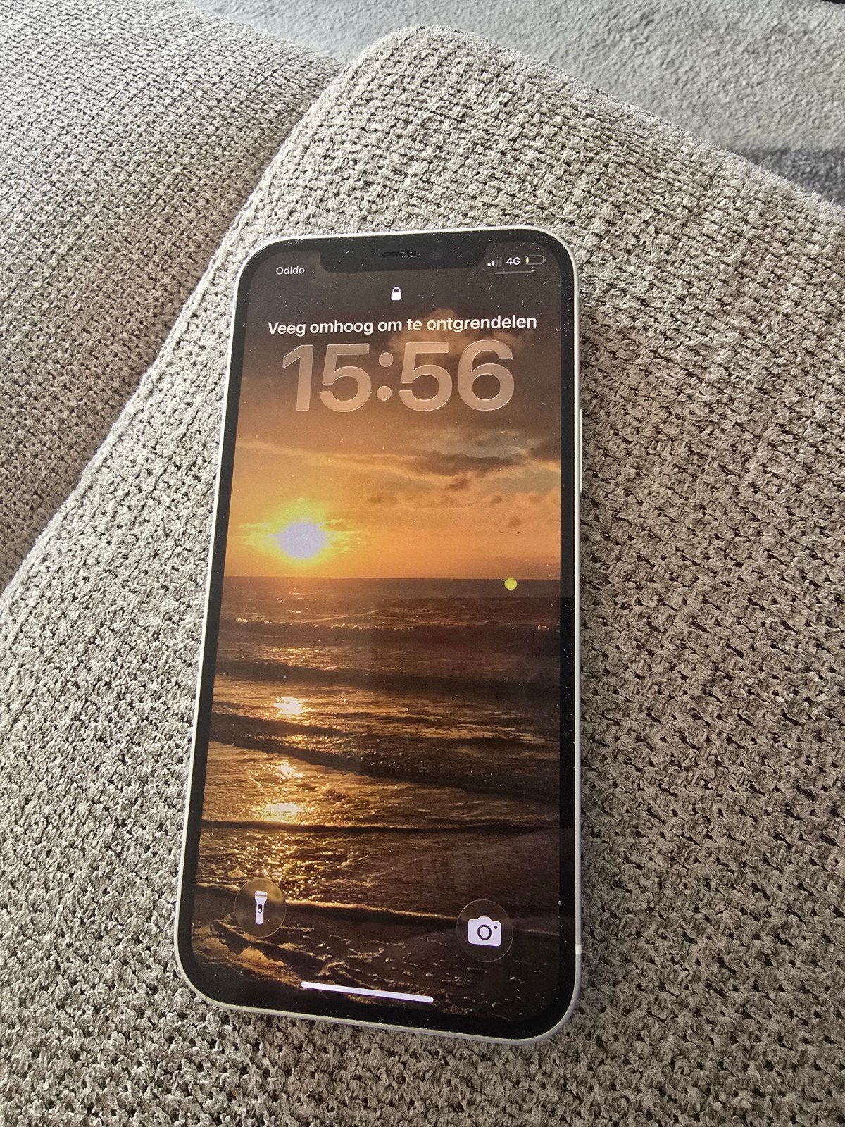 Foto 3 van iPhone 12 Wit 256GB - Zo goed als nieuw