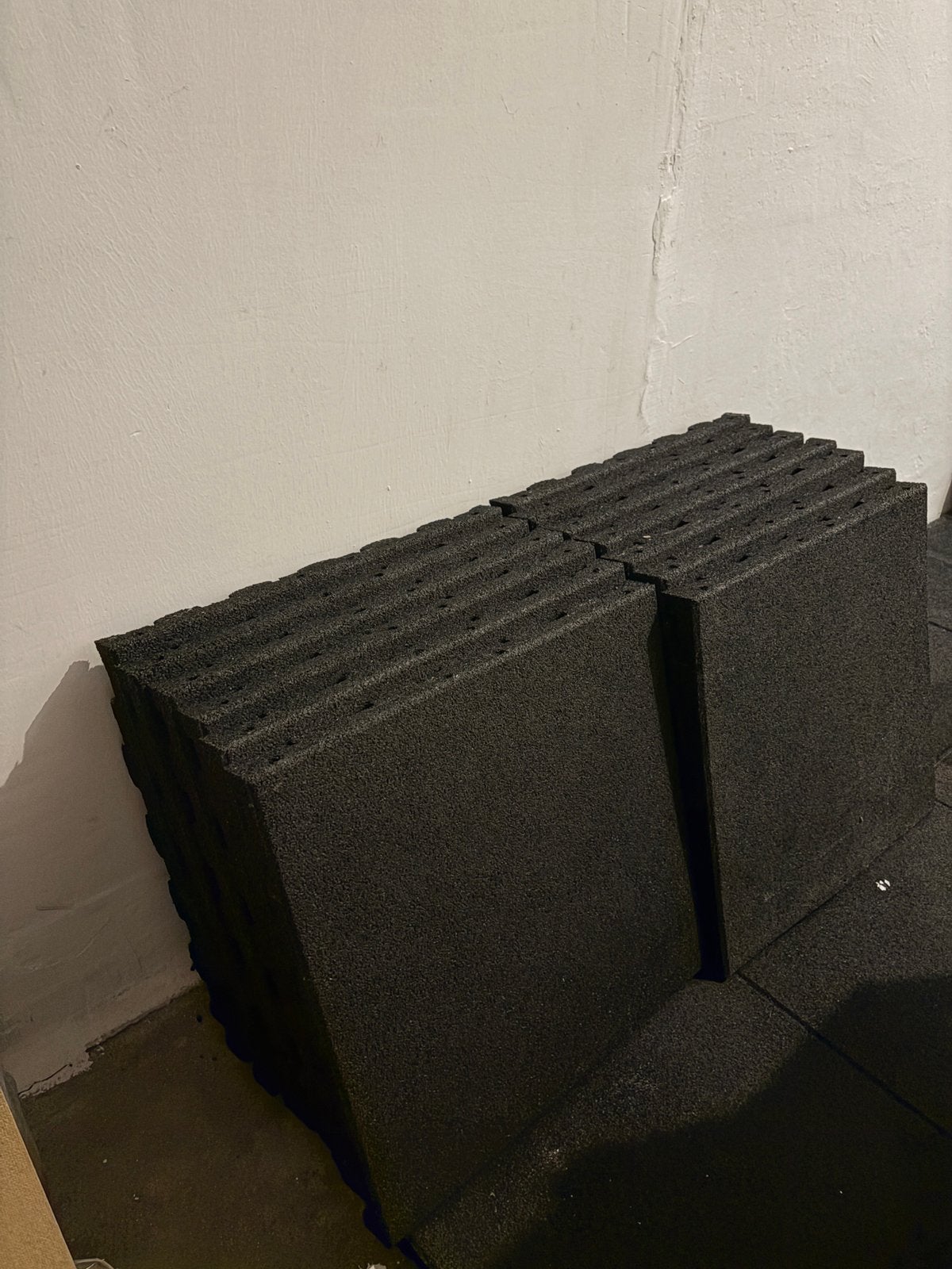 Rubber tegels, Doe-het-zelf en Verbouw, Tegels, Ophalen, Gebruikt, 40 tot 60 cm, 10 m² of meer