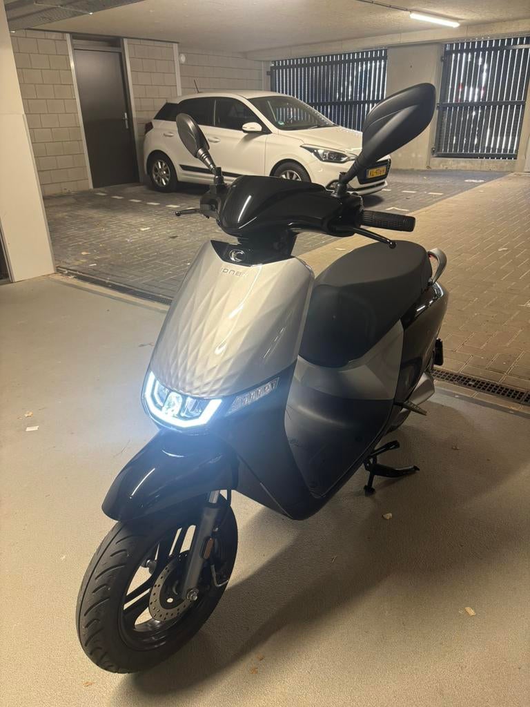 Kymco Ionex 500km zgan + accu docking station, Ophalen, Zo goed als nieuw, Elektrisch, Overige modellen