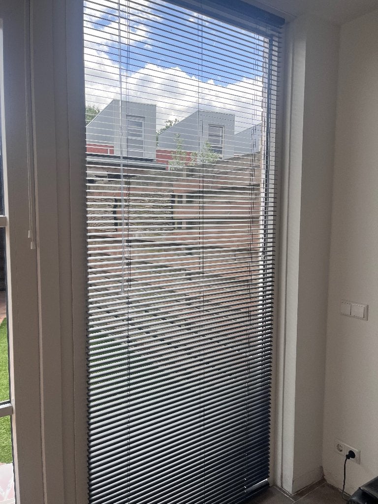 2 x Luxaflex zwart 100 breed bij 240 hoog, Ophalen, 100 tot 150 cm, 200 cm of meer, Zwart