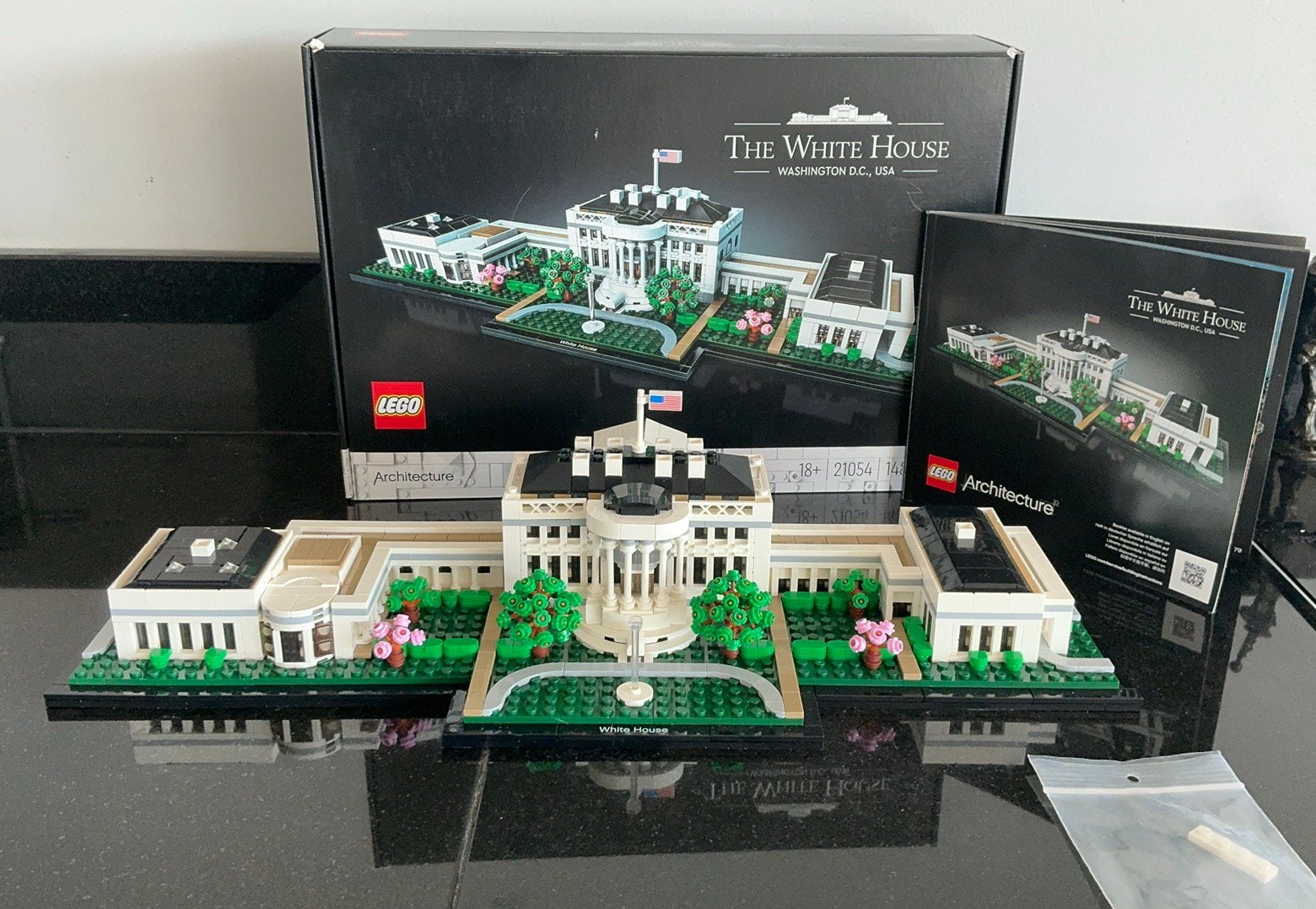 LEGO 21054 Architecture Het Witte Huis, met boek en doos, Ophalen, Zo goed als nieuw