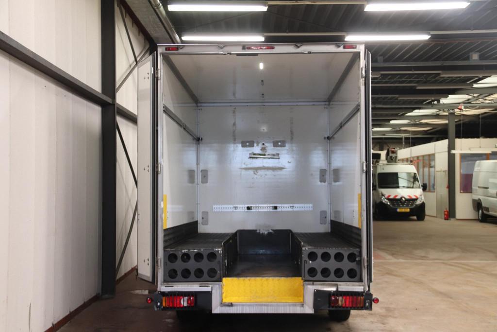 Renault Master 170PK AUTOMAAT LOWLINER VERKOOPWAGEN, Stof, Gebruikt, Euro 6, Renault
