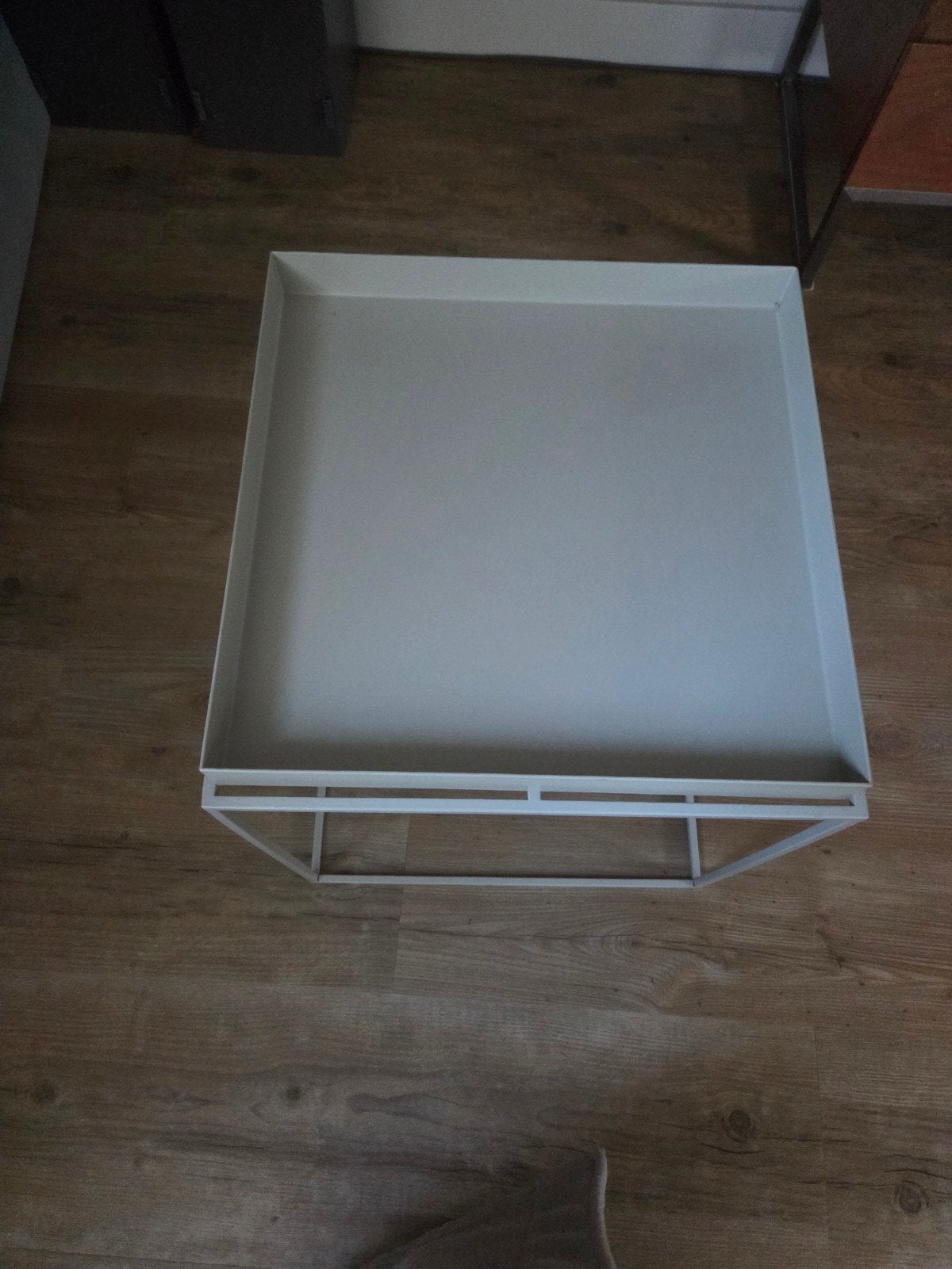 Hay bijzettafel, Dieren en Toebehoren, Ophalen, Zo goed als nieuw