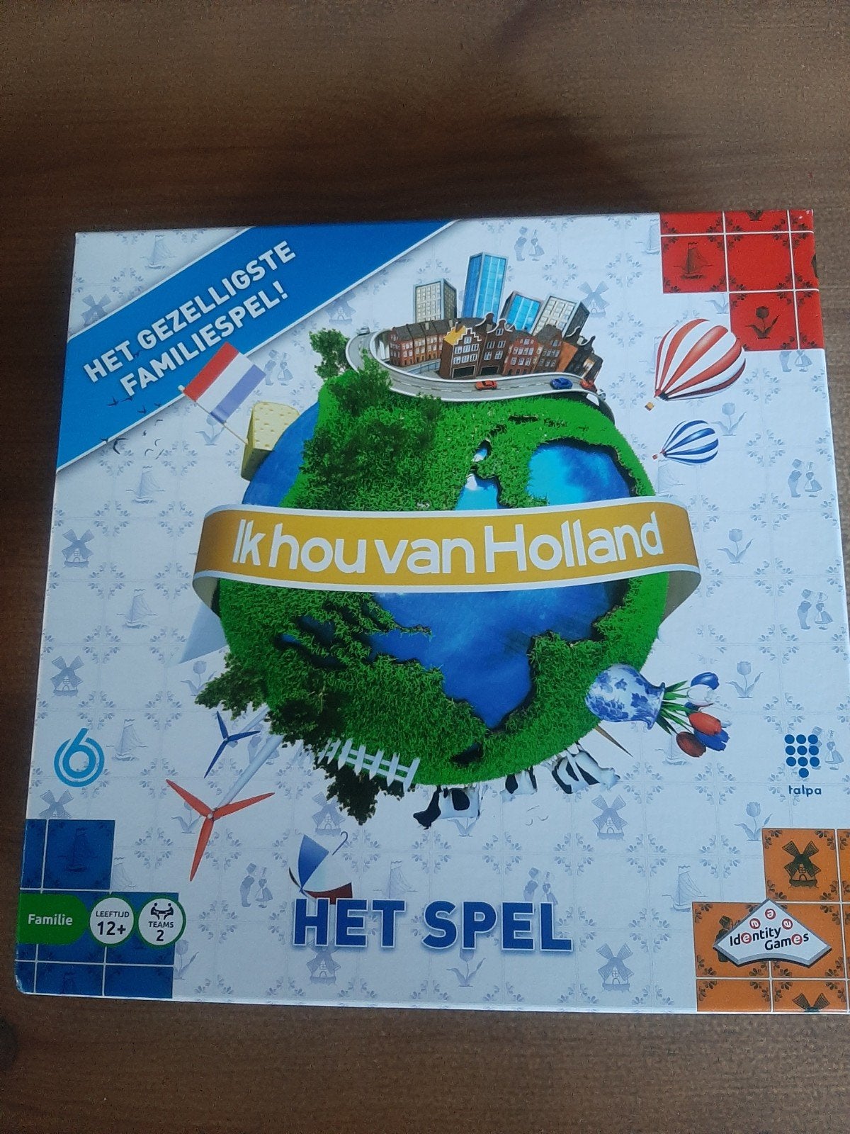 Ik hou van Holland (nieuw) en All that Glow/ 2 nwe. spellen, Drie of vier spelers, Ophalen, Nieuw